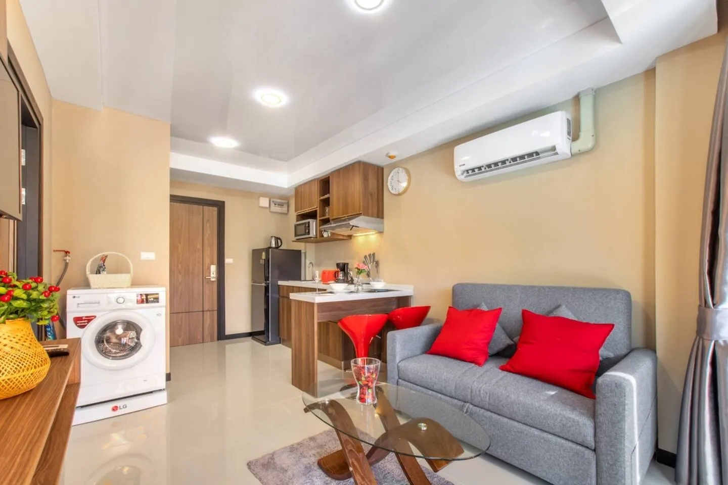 Zera Condo 1br | Pool view | nbc nai harn 3