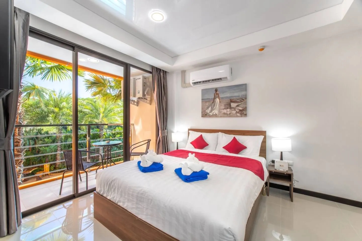 Zera Condo 1br | Pool view | nbc nai harn 4