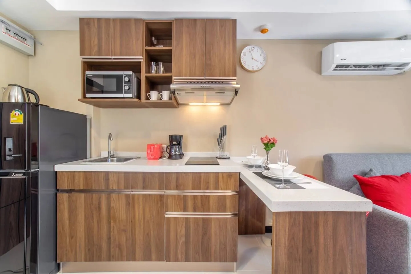 Zera Condo 1br | Pool view | nbc nai harn 5