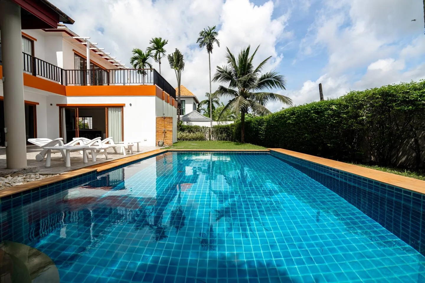 Villa Elara Bang Tao 3br | pool | east residence 2