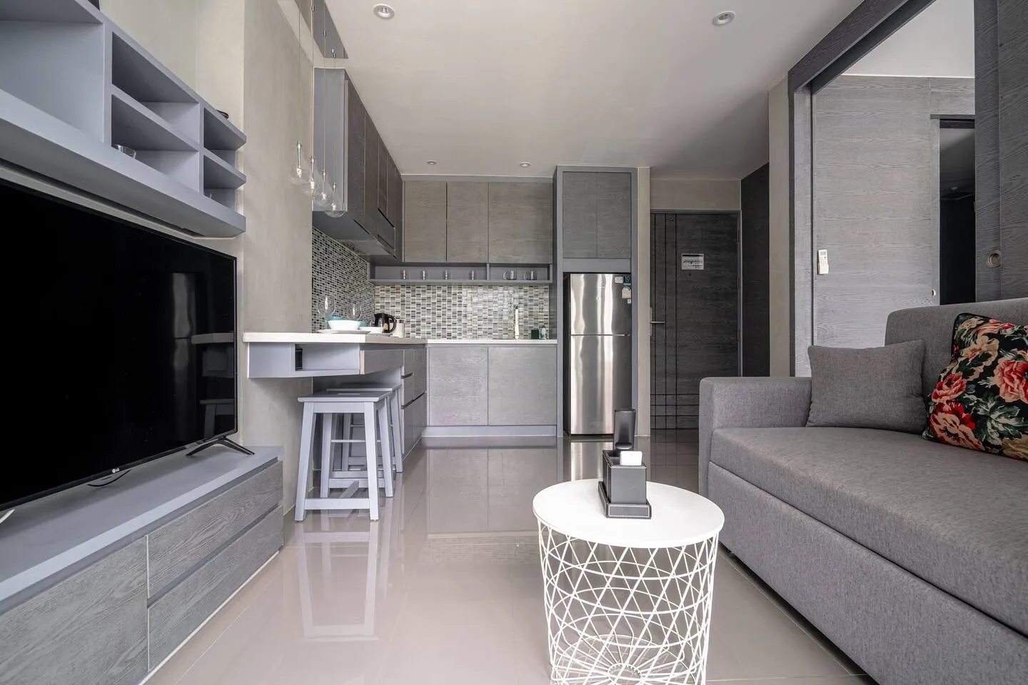 Suite Breeze 1br | rooftop pool view | Citygate 4