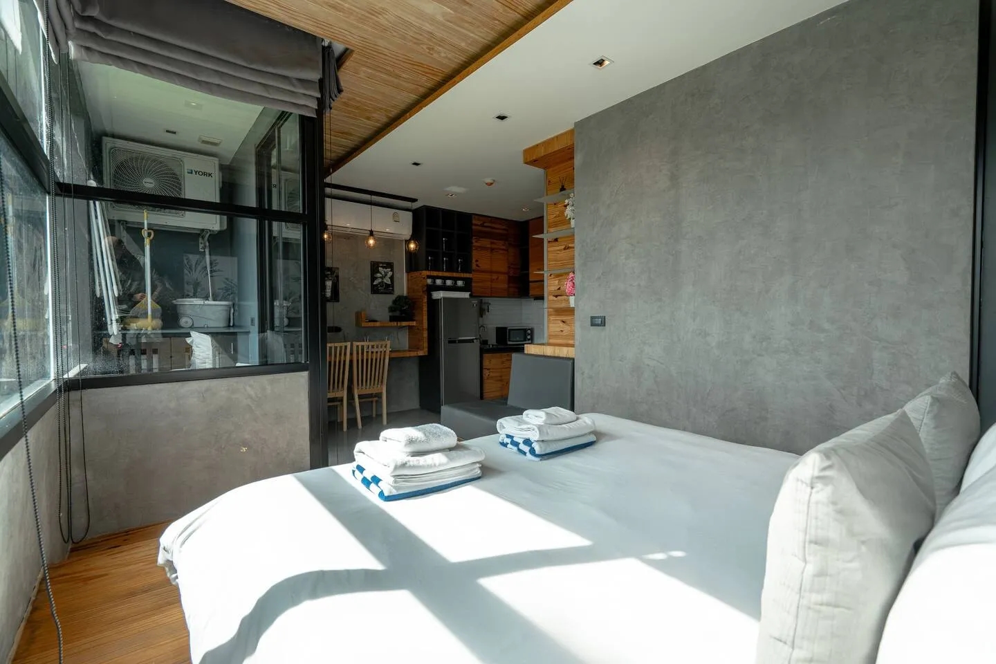 Studio Sora | Rooftop Pool | relife nai harn beach 4