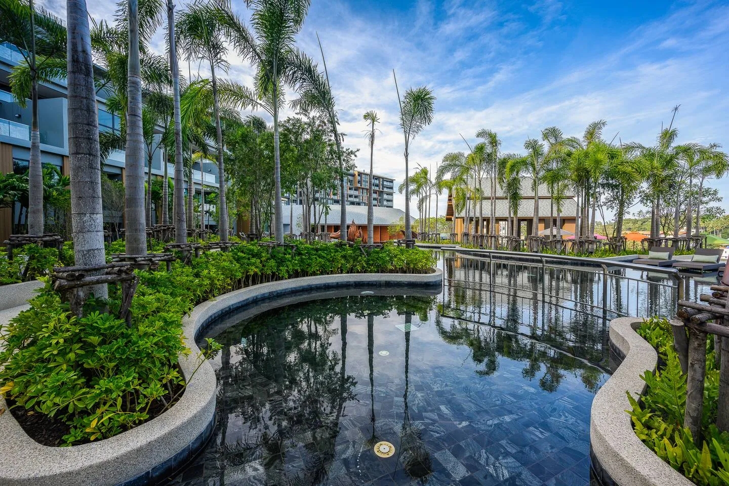 Suite Vela 1br| Infinity Pool | mida grande surin 2