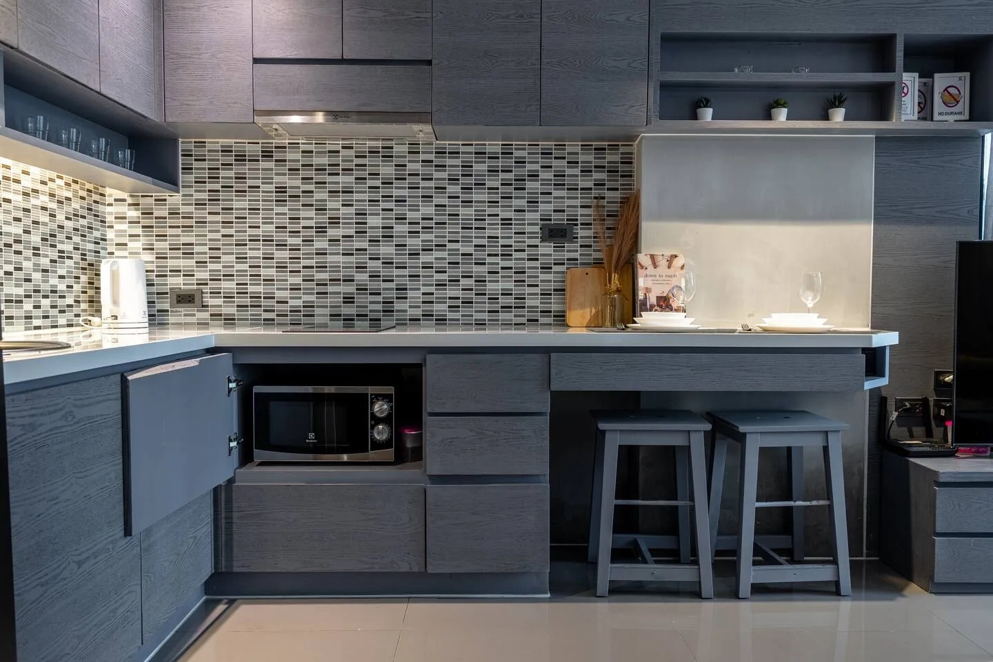 Suite Tide 1br|gym & Rooftop bar | citygate kamala 5