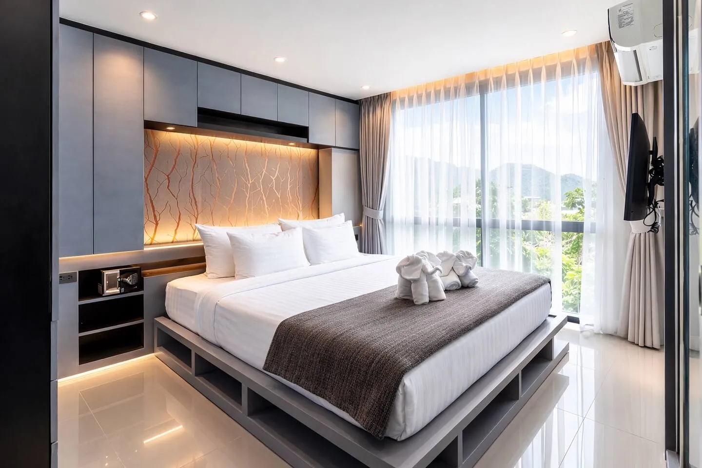 Suite Sol 1br | sunset rooftop | Citygate Kamala 3