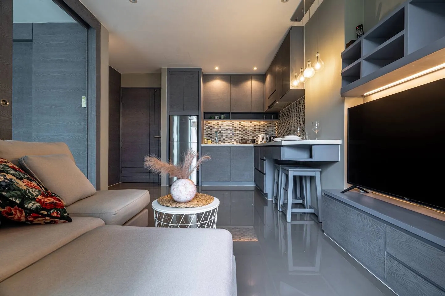 Suite Celeste 1br | Sunset rooftop|citygate kamala 3