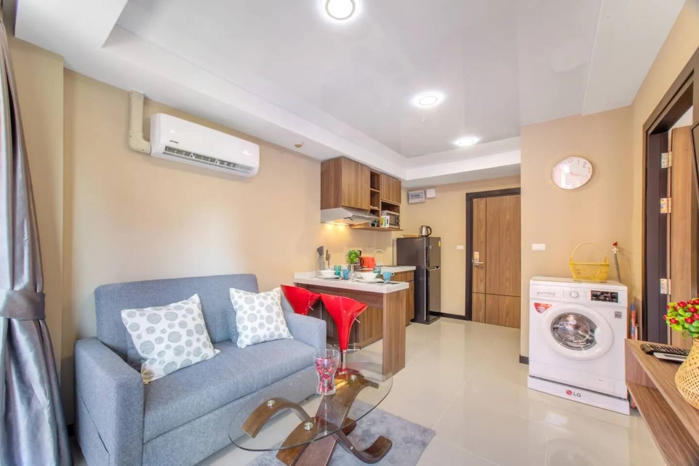 Sola Condo 1BR | Tropical View | Nbc Nai Harn Nai 2