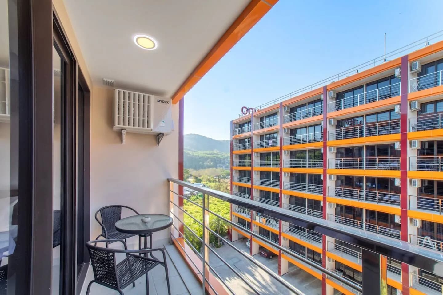 Sola Condo 1BR | Tropical View | Nbc Nai Harn Nai 3