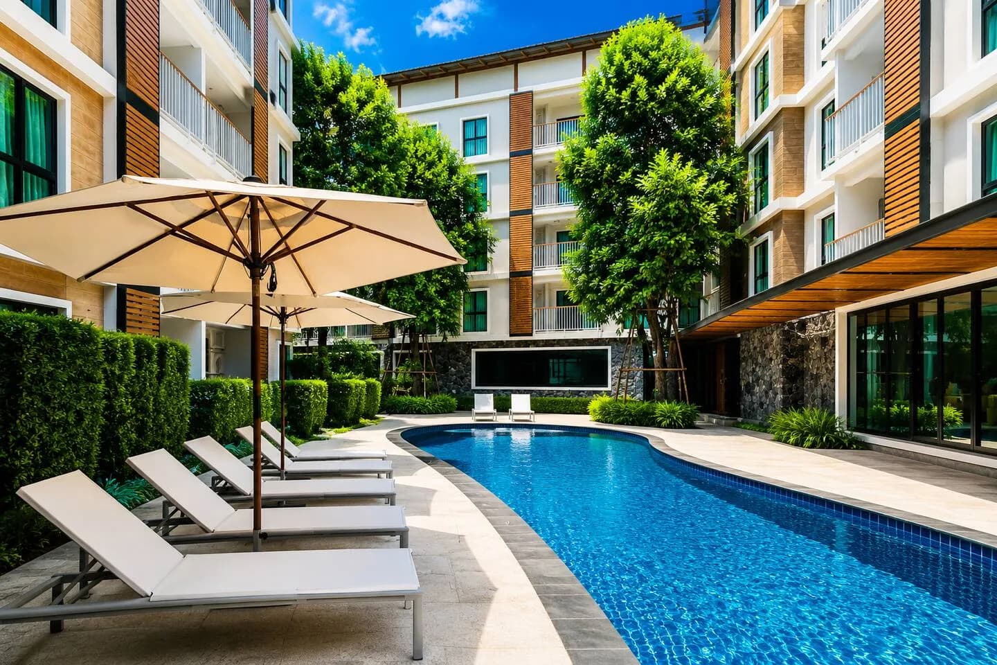 Stylish 1BR Condo Rawai |Walk to Beach |Pools&Gym 1