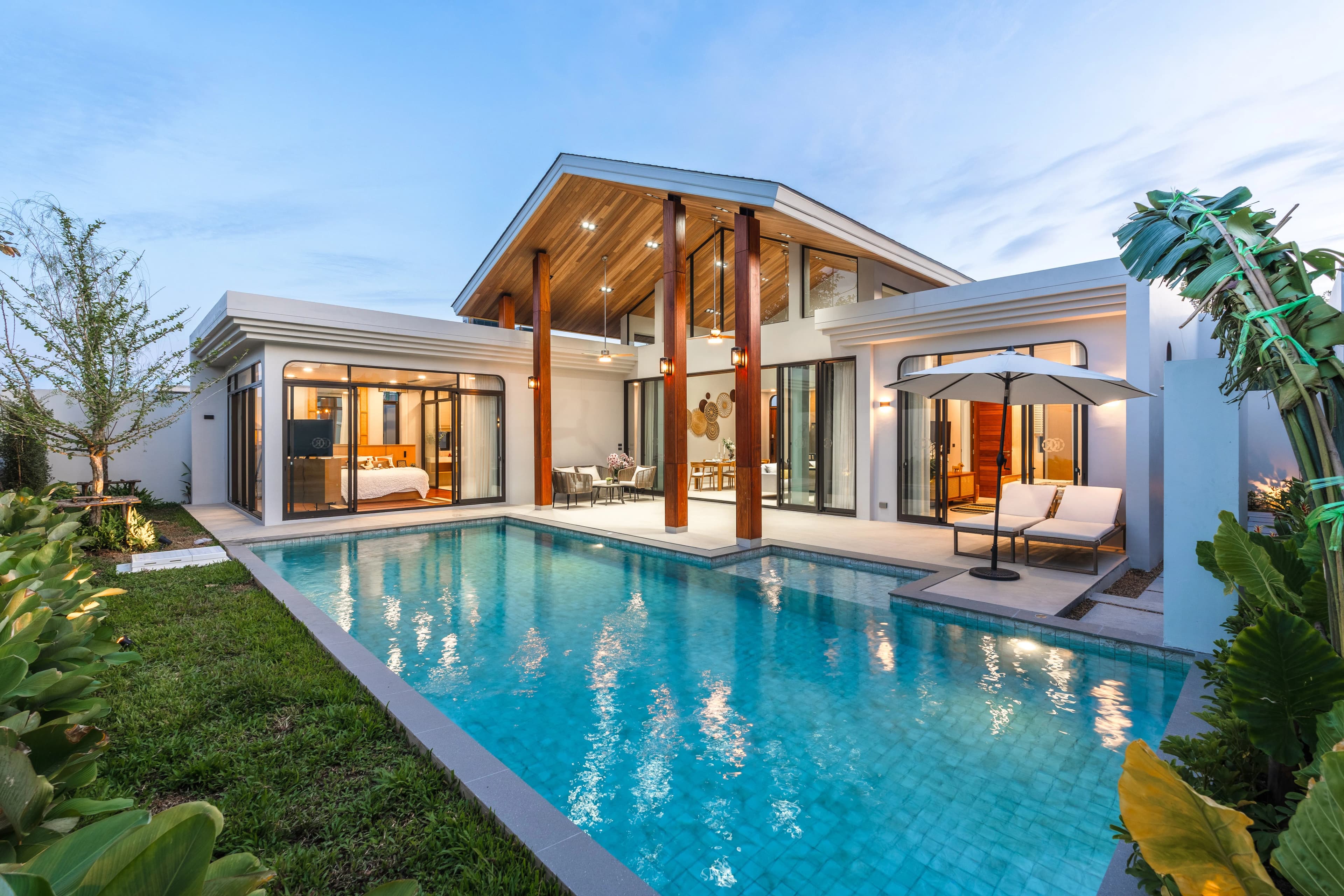 29-Backyard.jpg