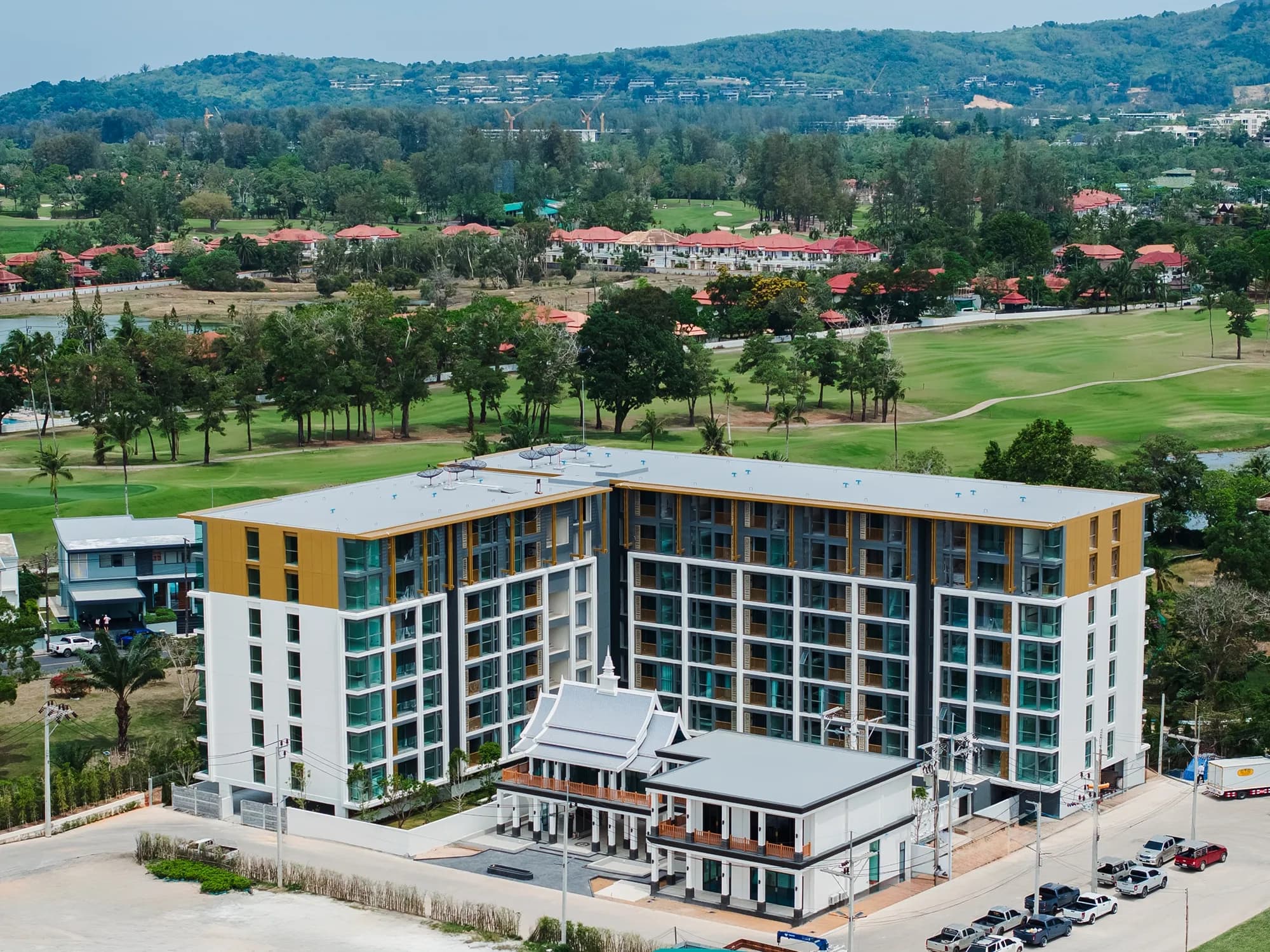 The Ozone Condominium, photo 1